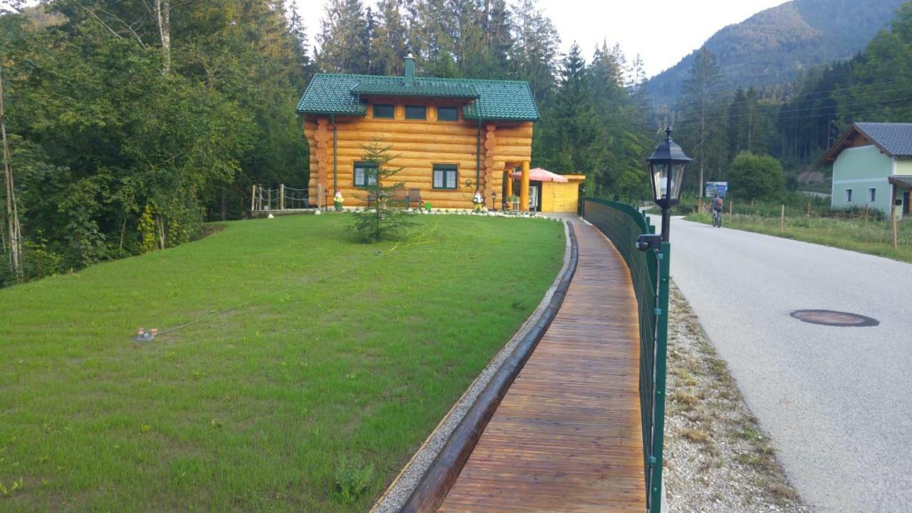 Ferienwohnungen Zwergenhäusl Grünau im Almtal Exterior foto