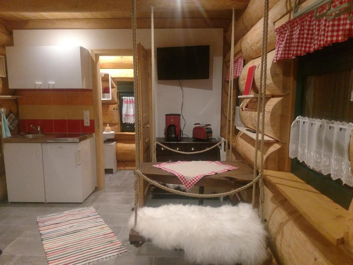 Ferienwohnungen Zwergenhäusl Grünau im Almtal Exterior foto